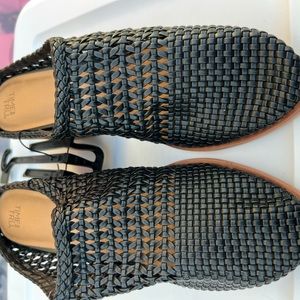 Black Time and Tru Women's Woven Heeled Mule